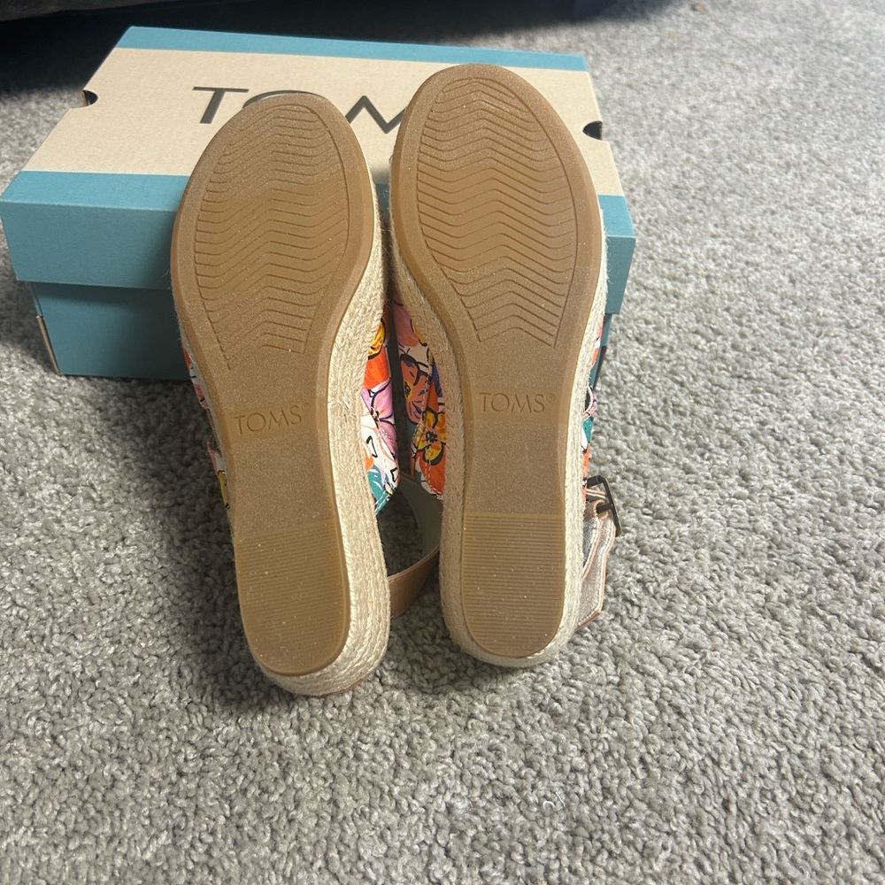 Toms Women's Vibrant Floral Espadrilles - Picture 9 of 12